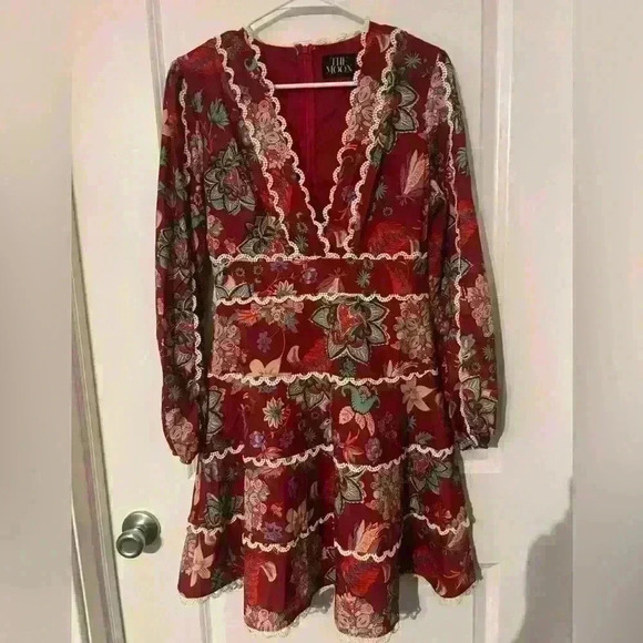 The Moon Red Romantic Floral Dress. Size Smalll. Perfect Condition - Picture 3 of 7